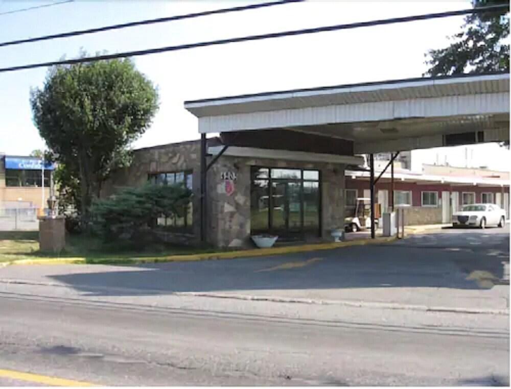 Grand Motel Saint-Hubert Longueuil Bagian luar foto