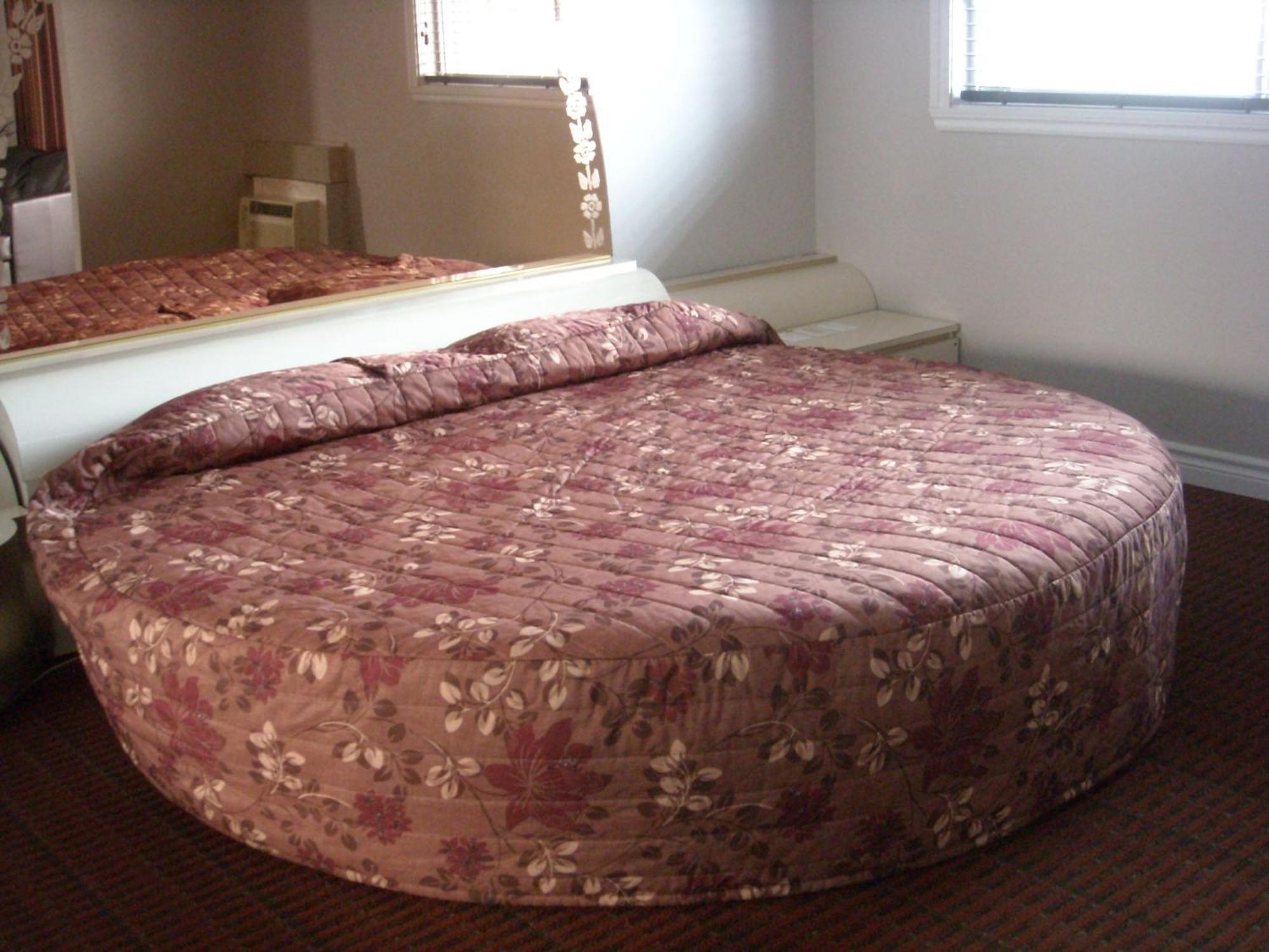 Grand Motel Saint-Hubert Longueuil Bagian luar foto