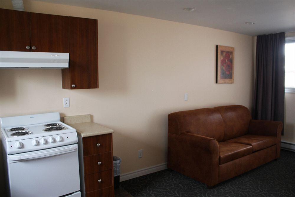 Grand Motel Saint-Hubert Longueuil Bagian luar foto
