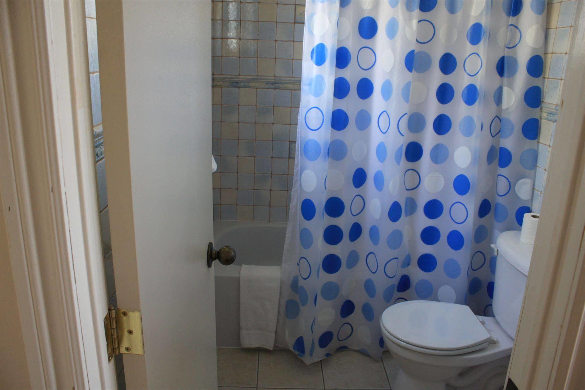 Grand Motel Saint-Hubert Longueuil Bagian luar foto